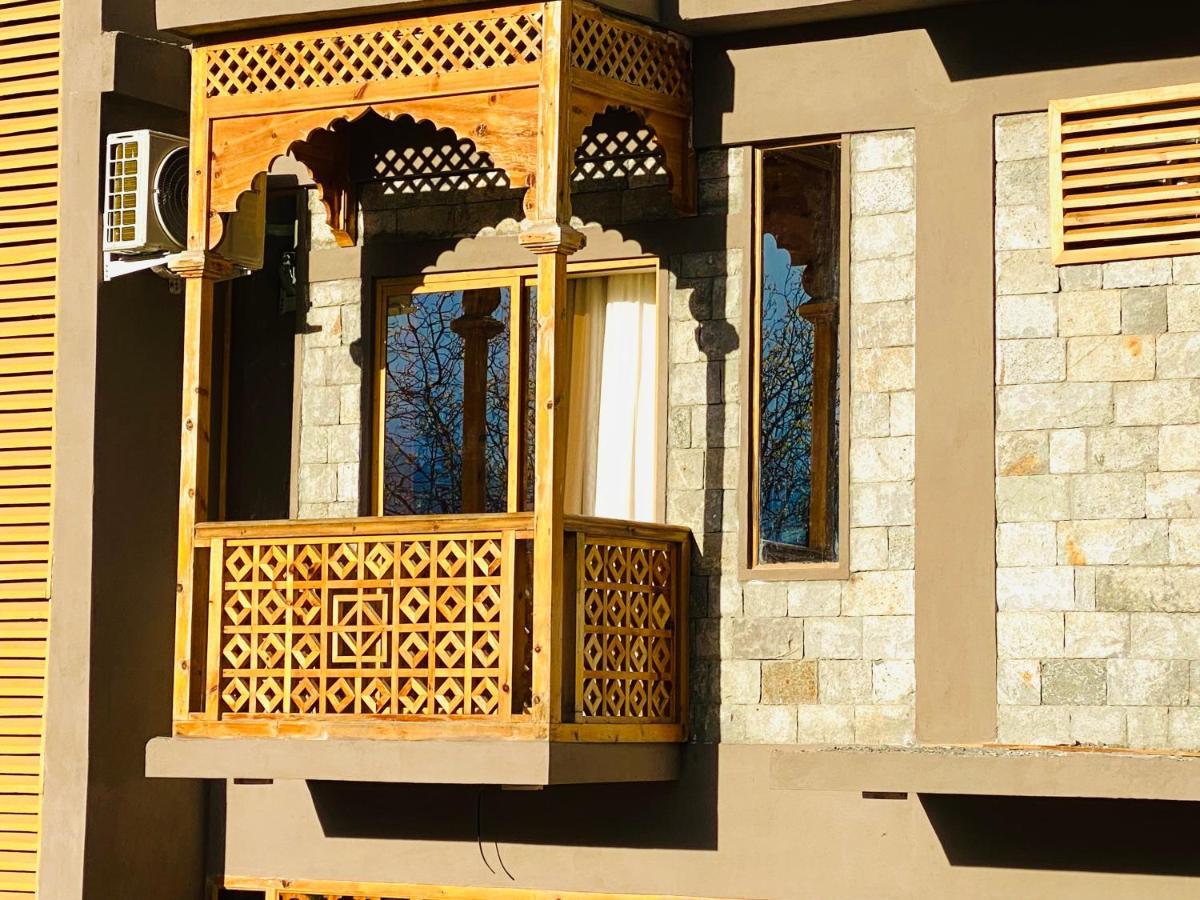 Dumani Nagar Hotel & Resort Karimabad  エクステリア 写真