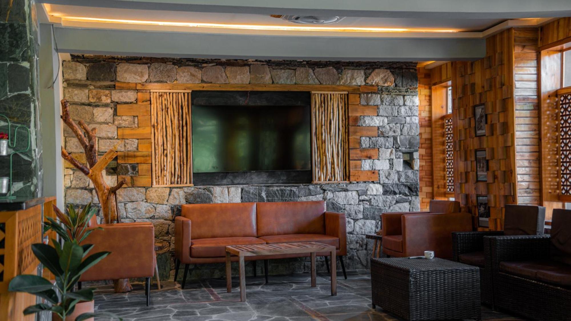 Dumani Nagar Hotel & Resort Karimabad  エクステリア 写真
