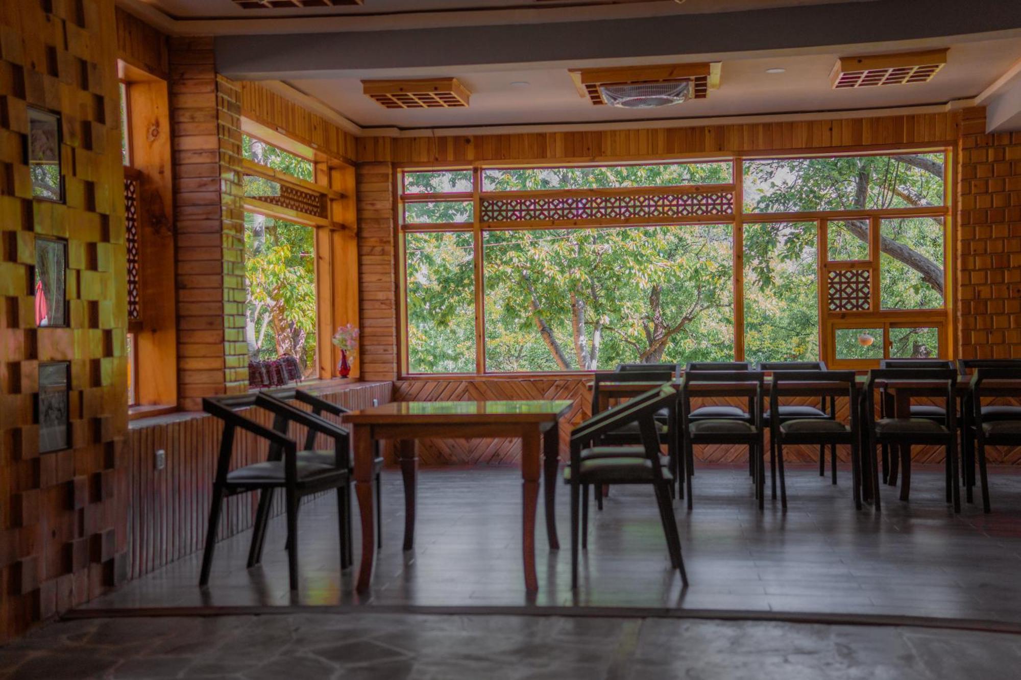 Dumani Nagar Hotel & Resort Karimabad  エクステリア 写真
