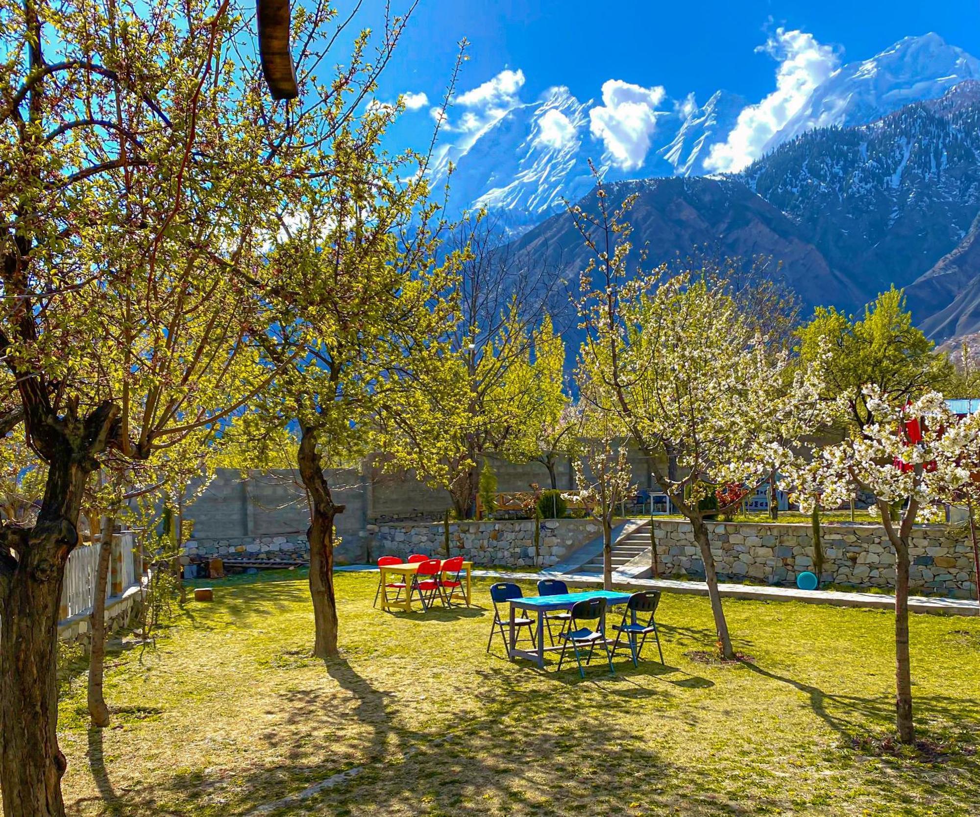Dumani Nagar Hotel & Resort Karimabad  エクステリア 写真