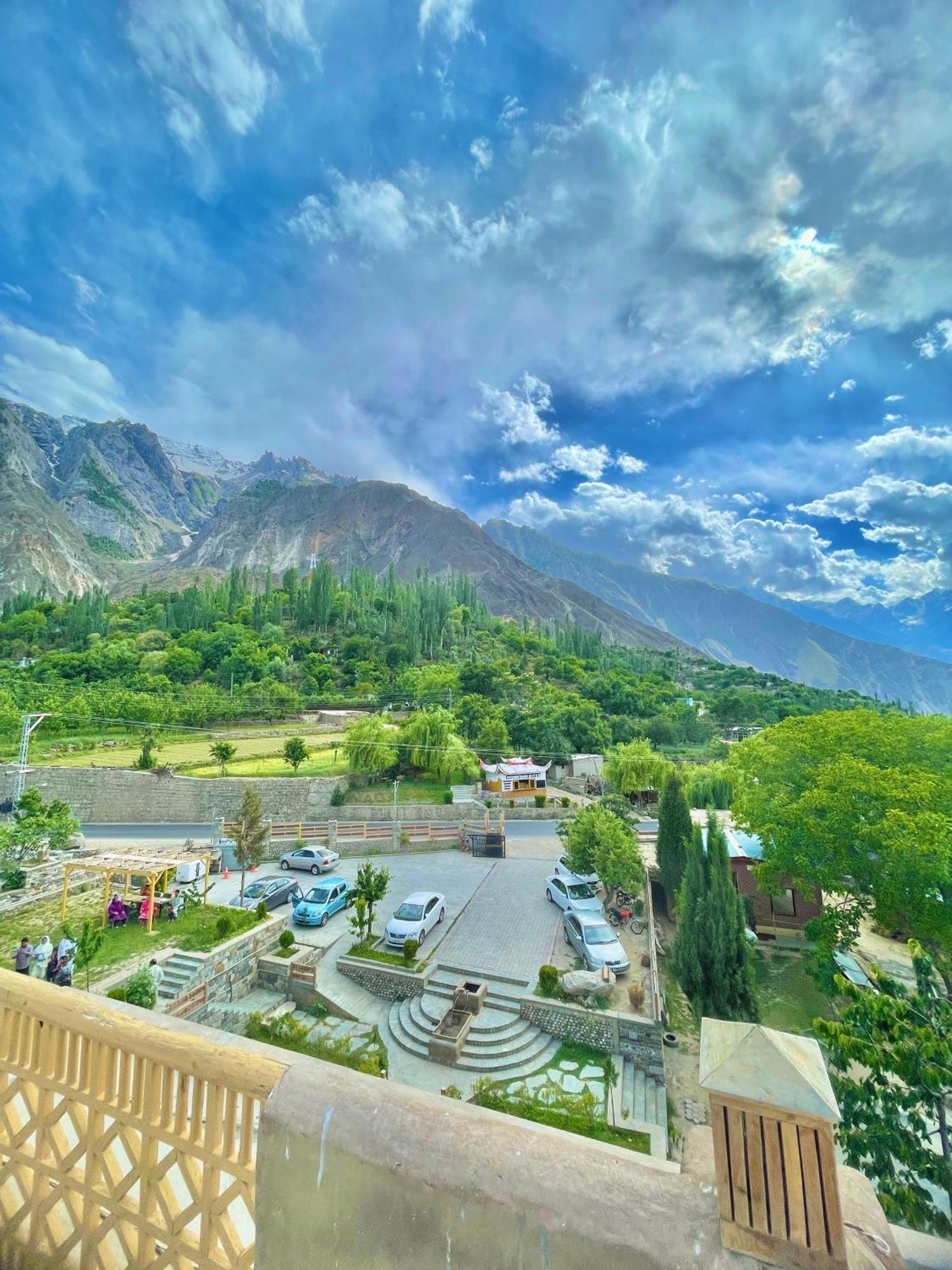 Dumani Nagar Hotel & Resort Karimabad  エクステリア 写真