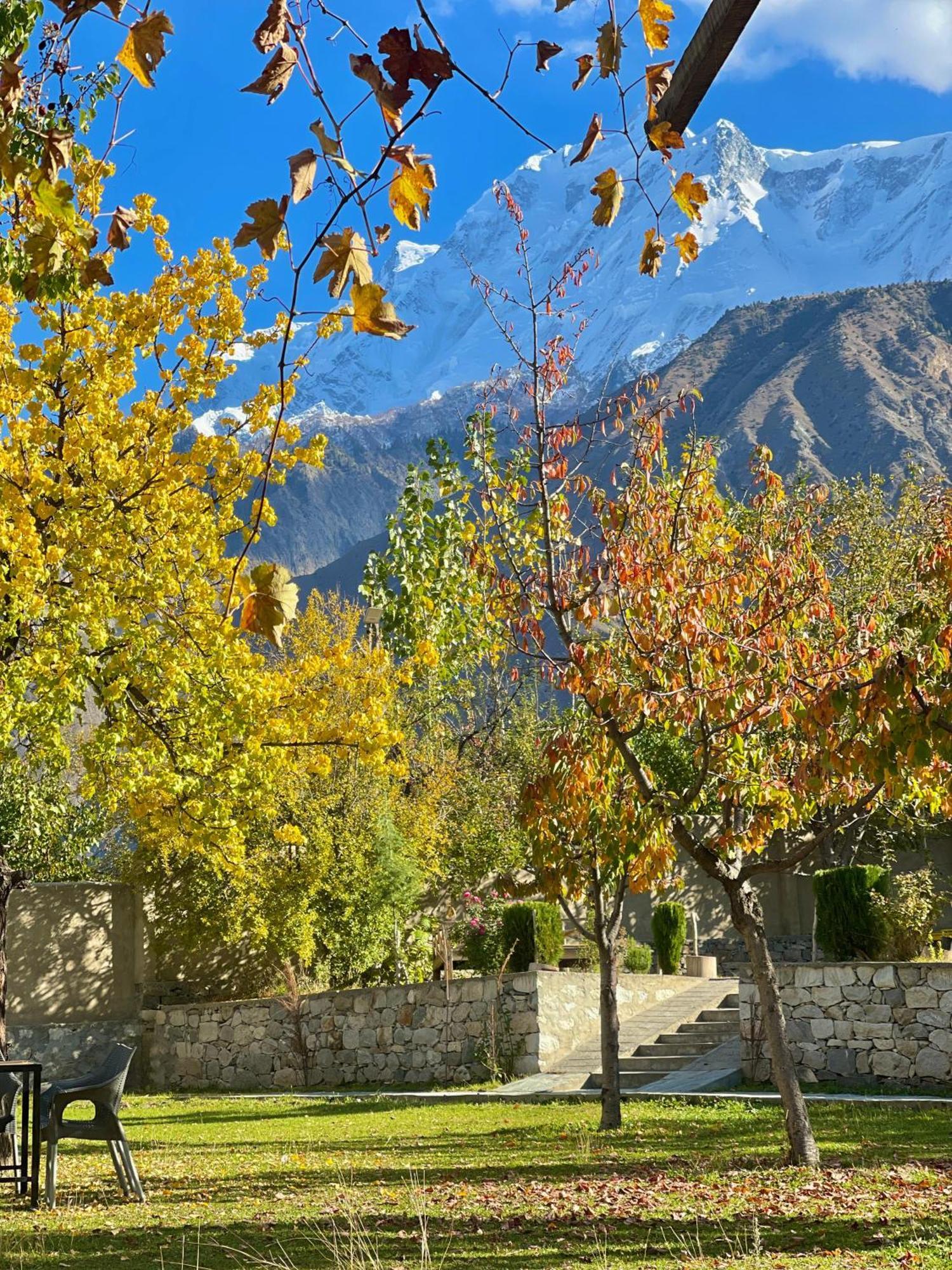 Dumani Nagar Hotel & Resort Karimabad  エクステリア 写真