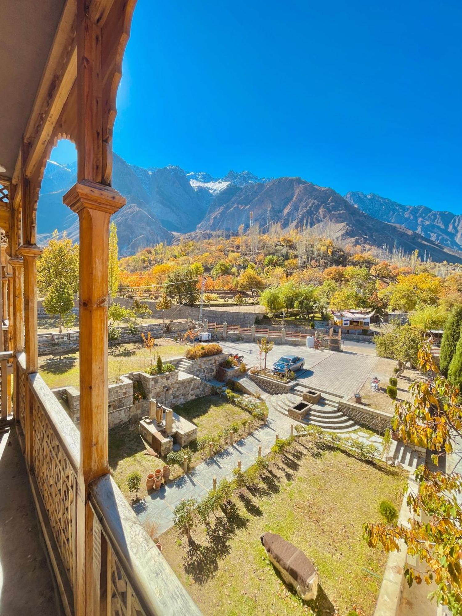 Dumani Nagar Hotel & Resort Karimabad  エクステリア 写真