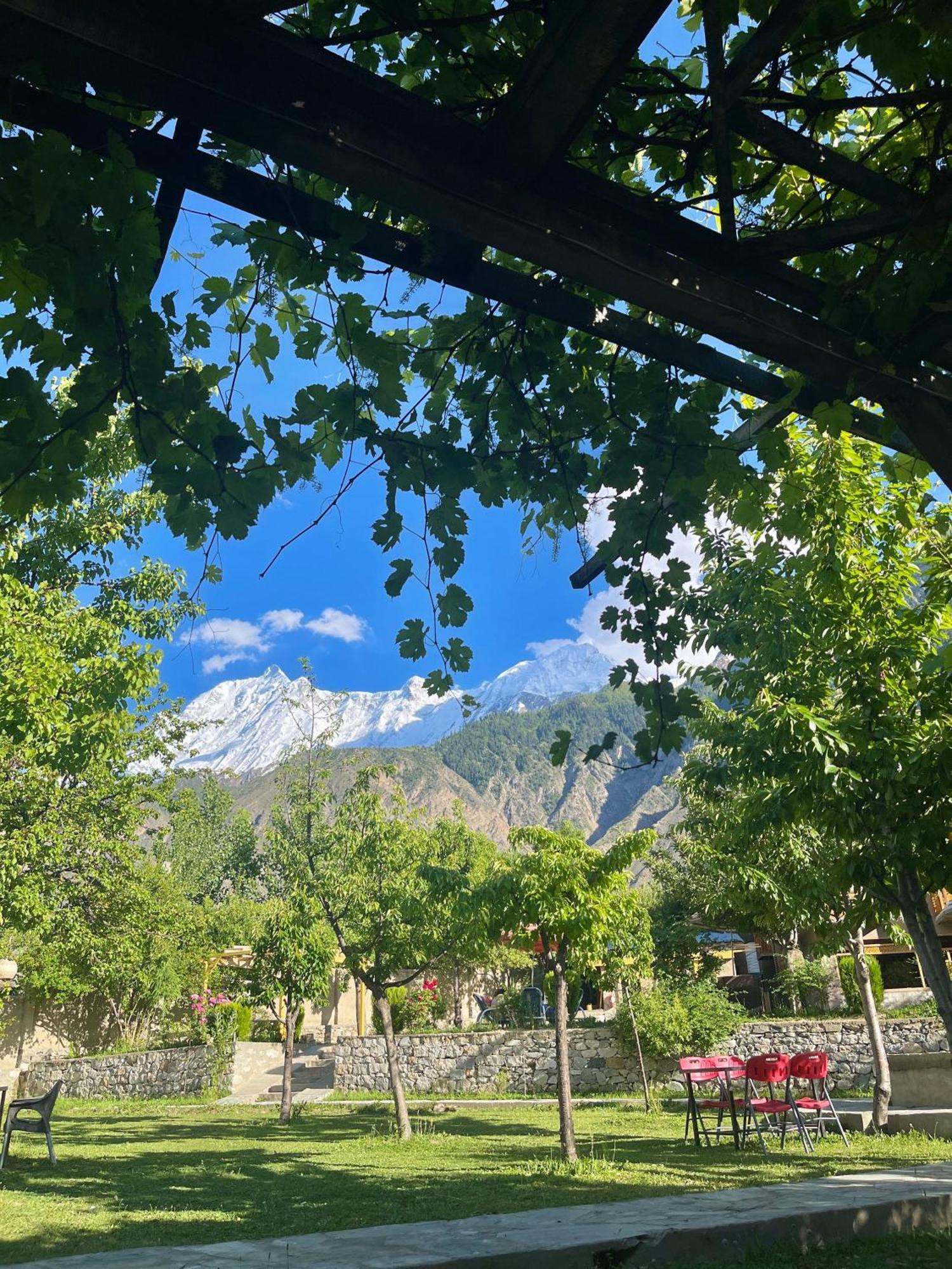 Dumani Nagar Hotel & Resort Karimabad  エクステリア 写真