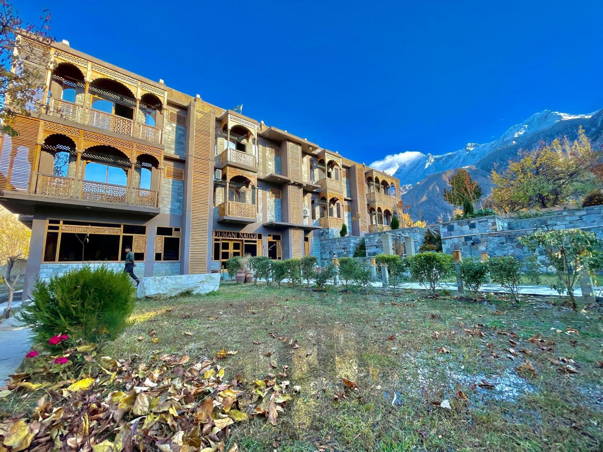 Dumani Nagar Hotel & Resort Karimabad  エクステリア 写真