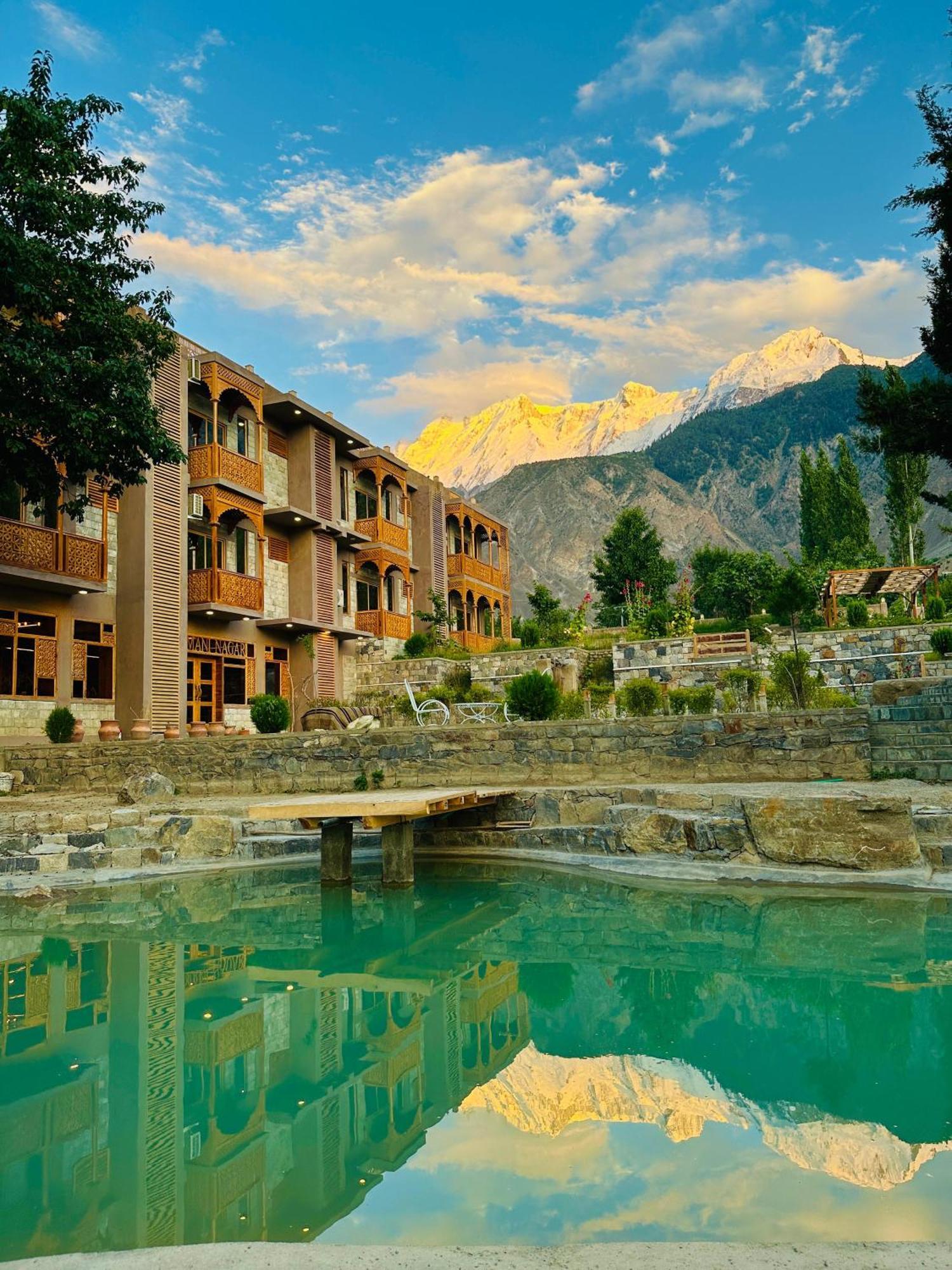 Dumani Nagar Hotel & Resort Karimabad  エクステリア 写真
