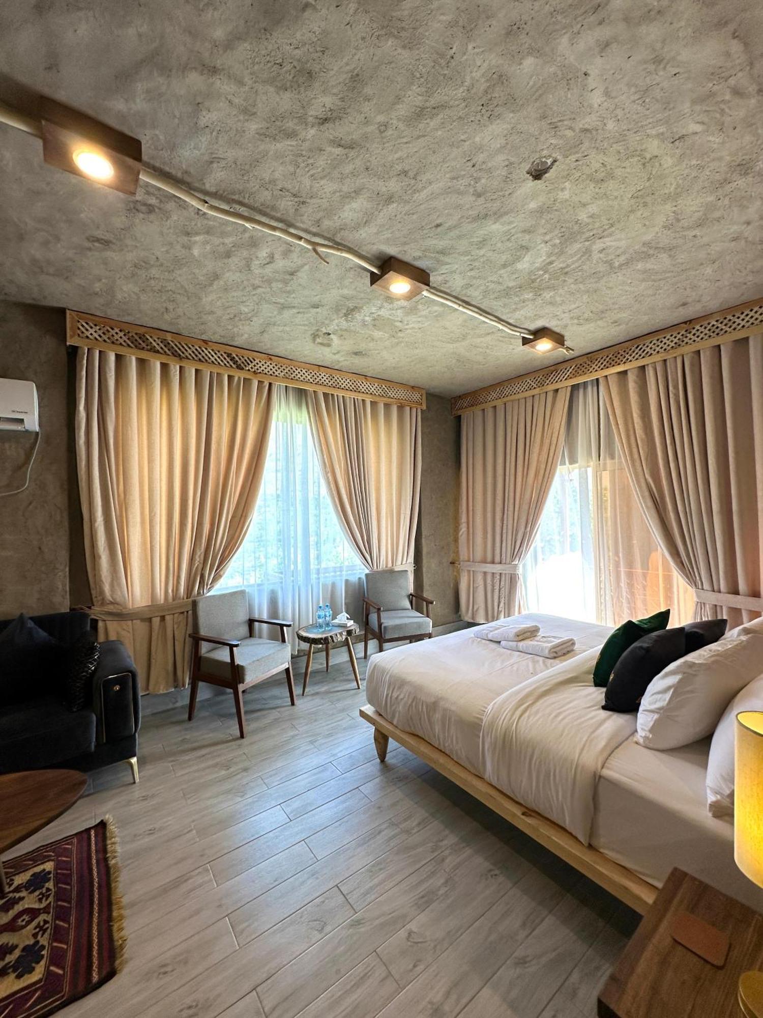Dumani Nagar Hotel & Resort Karimabad  エクステリア 写真